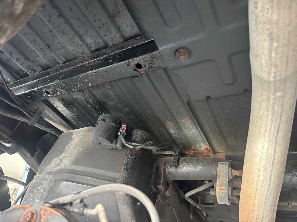 2004 Chevrolet Silverado 1500 Image 25