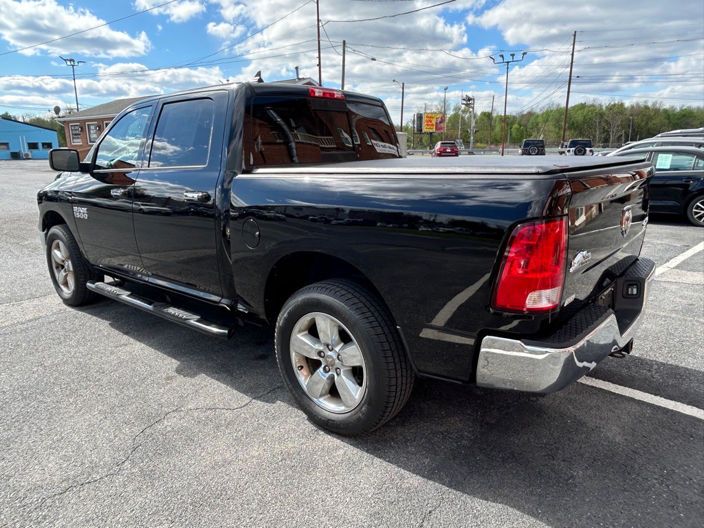 2015 RAM 1500 Image 3