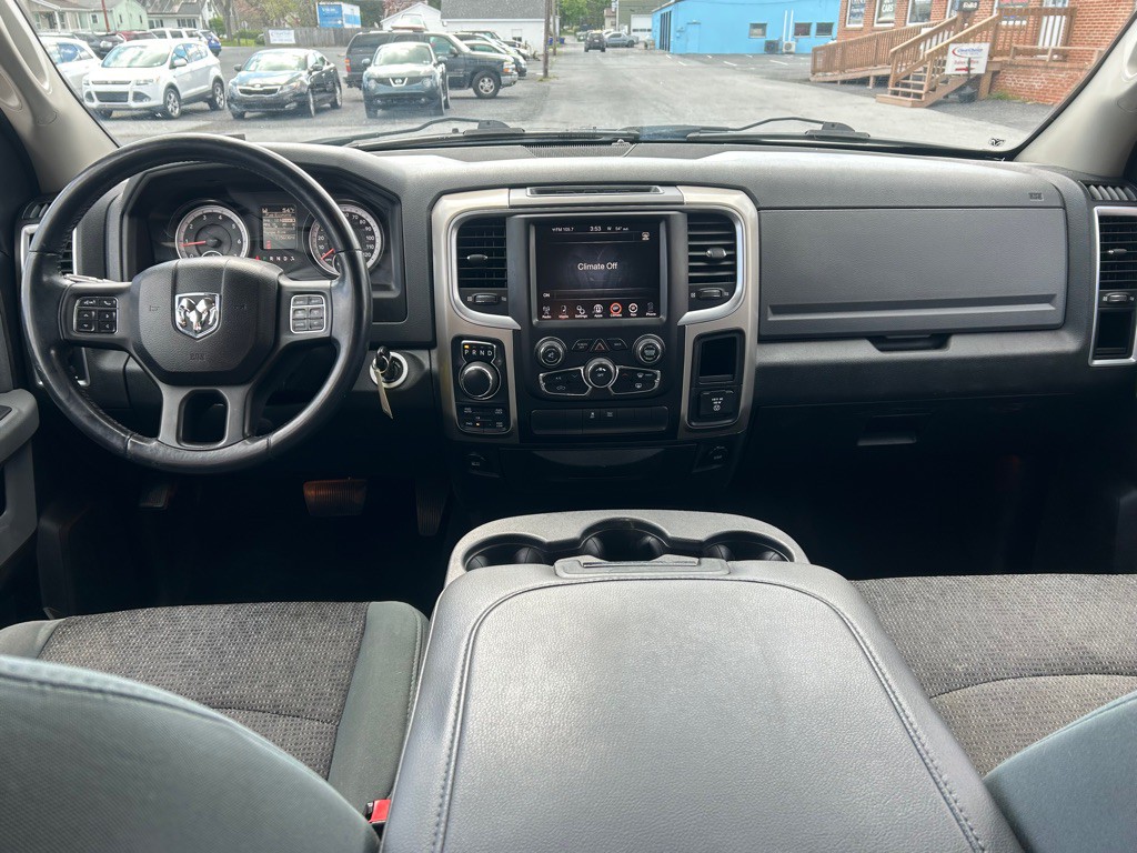 2015 RAM 1500 Image 12