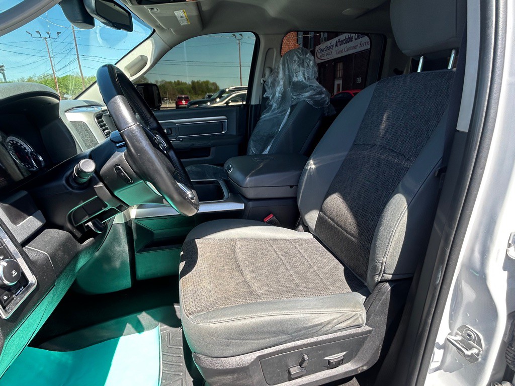 2016 RAM 1500 Image 17