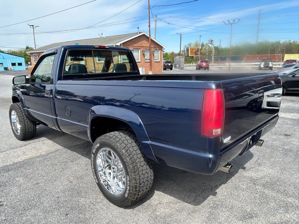 1996 Chevrolet C/K Image 3