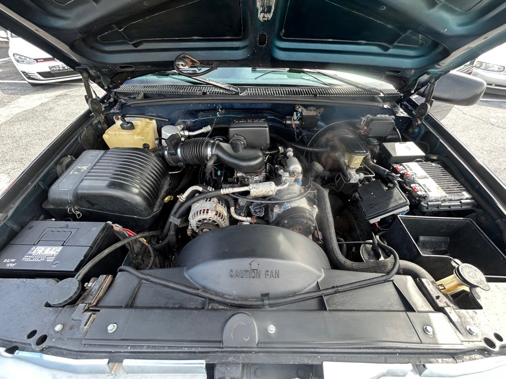 1996 Chevrolet C/K Image 12
