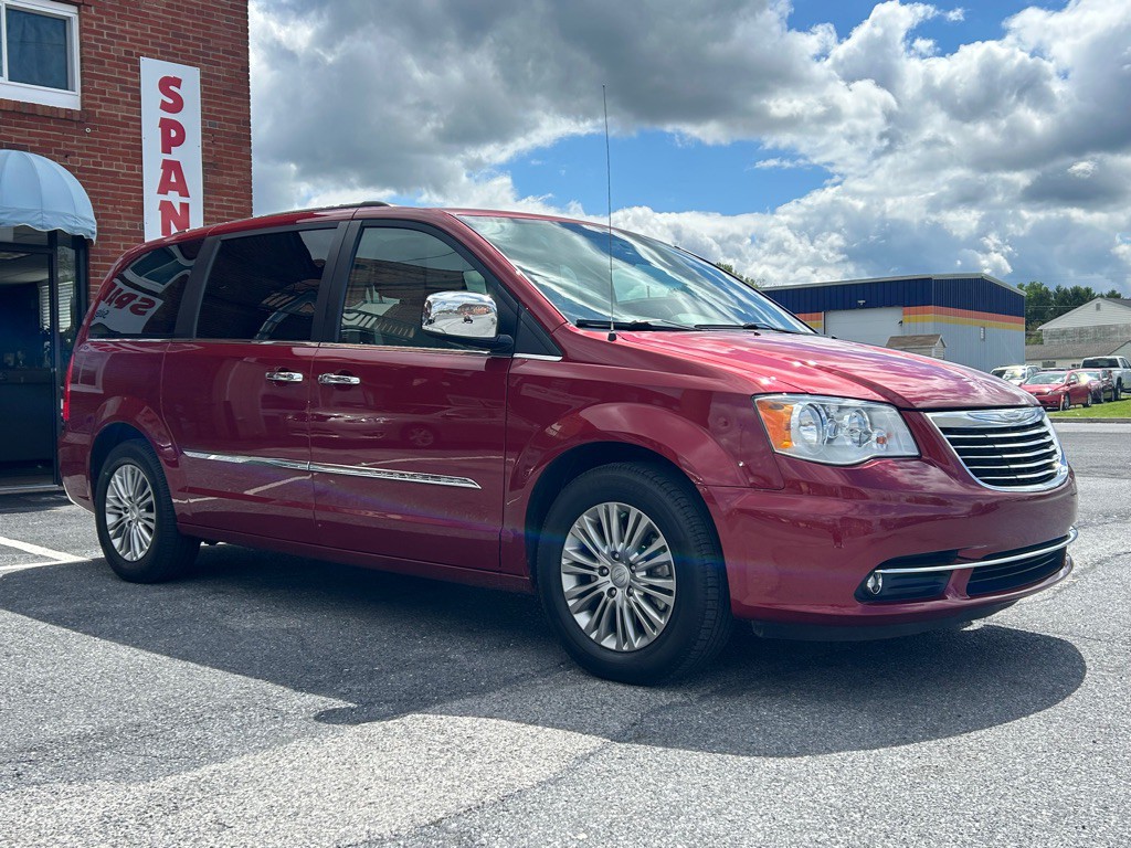 2016 Chrysler Town & Country Image 7
