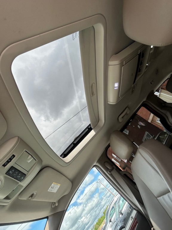 2016 Chrysler Town & Country Image 19