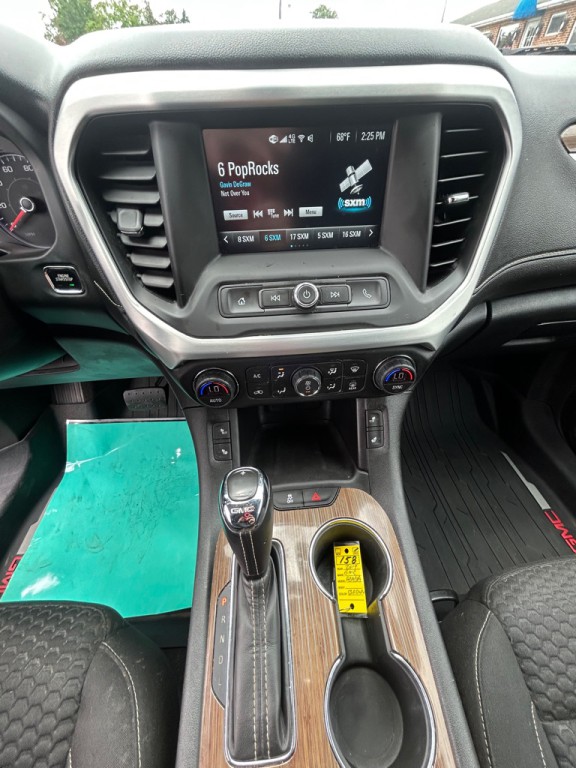 2019 GMC Acadia Image 16