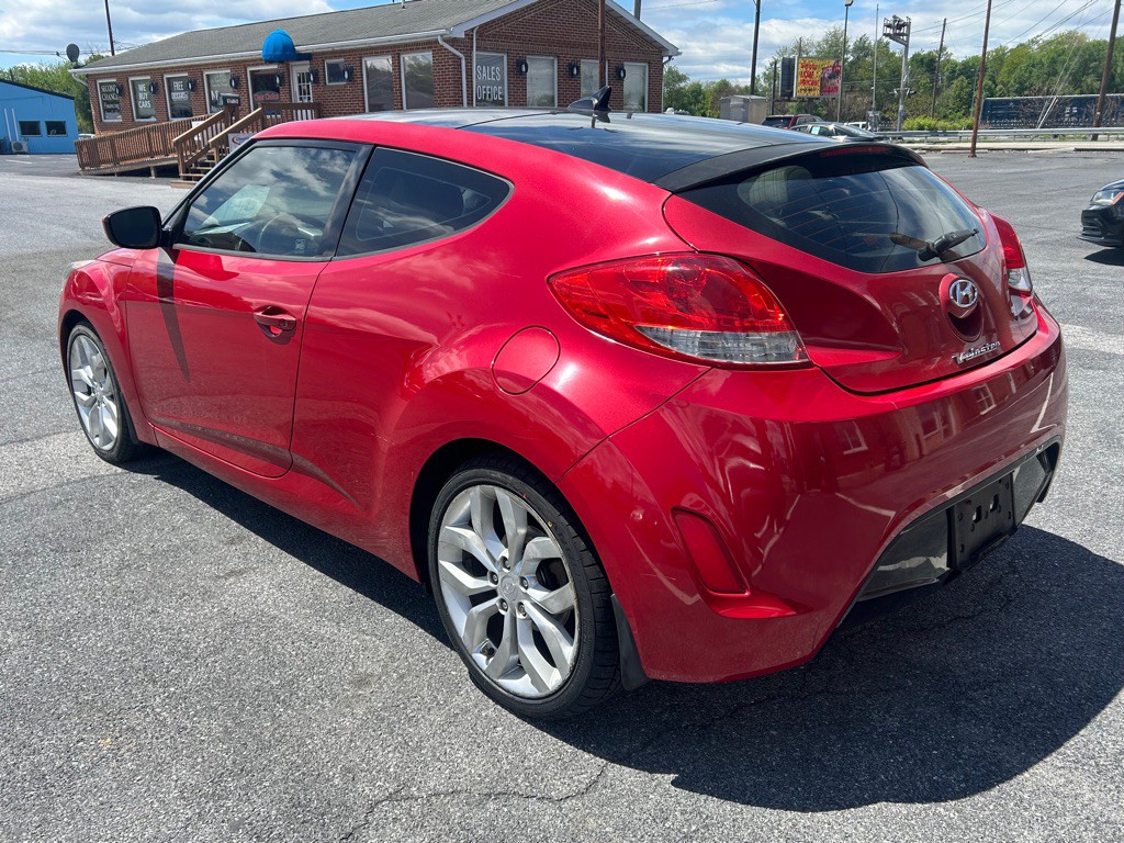 2013 Hyundai Veloster Image 3