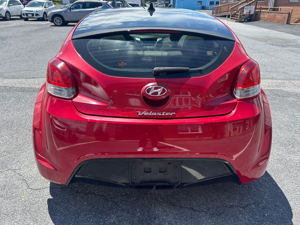 2013 Hyundai Veloster Image 4