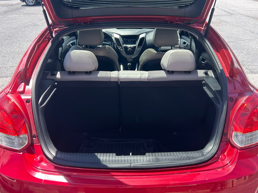 2013 Hyundai Veloster Image 10
