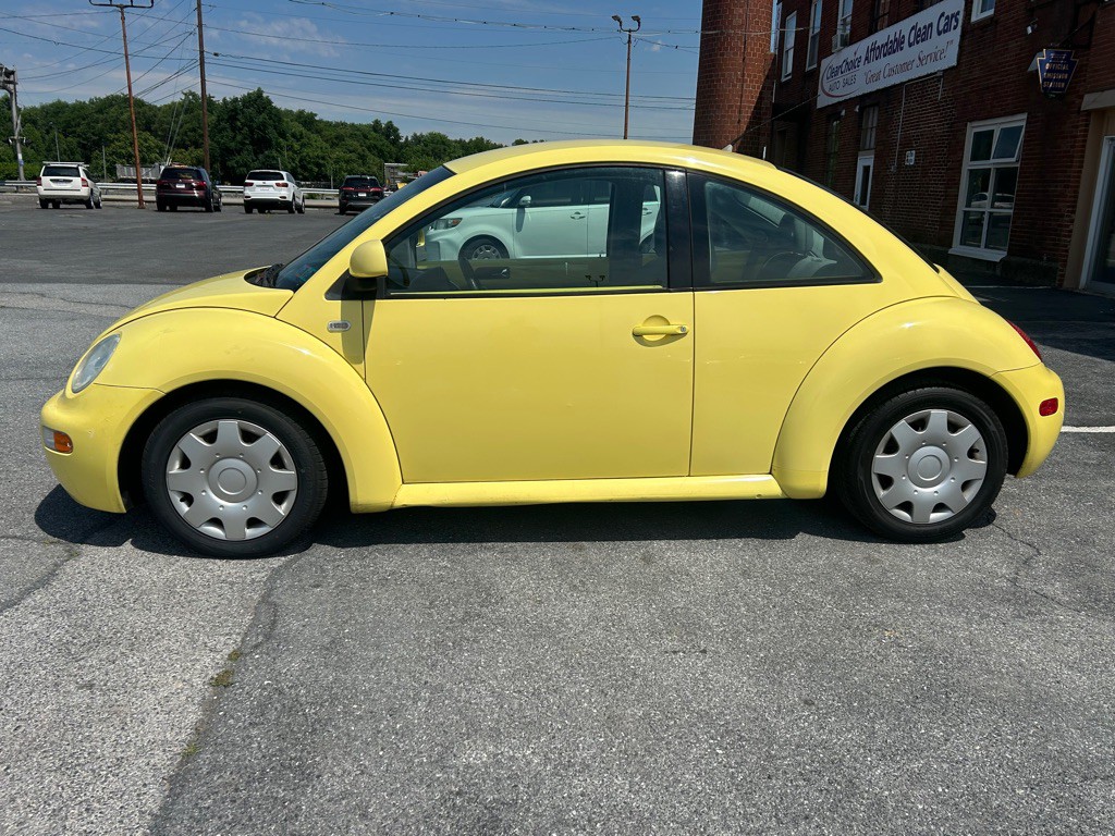 2000 Volkswagen Beetle Image 2