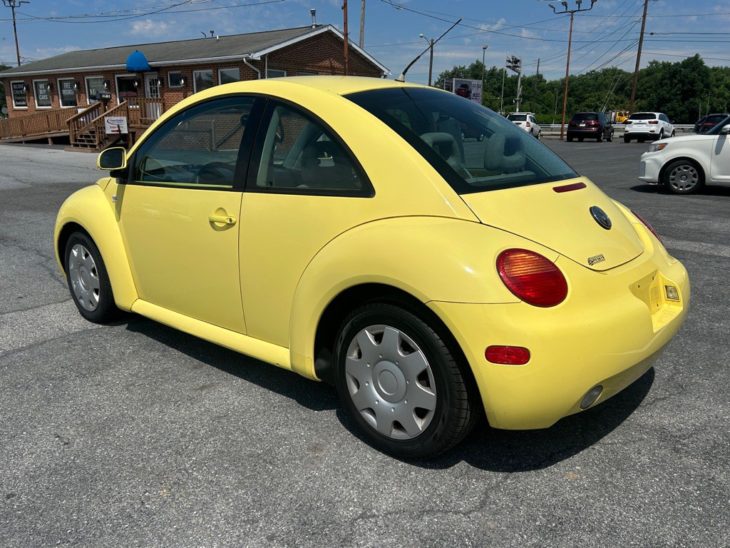 2000 Volkswagen Beetle Image 3