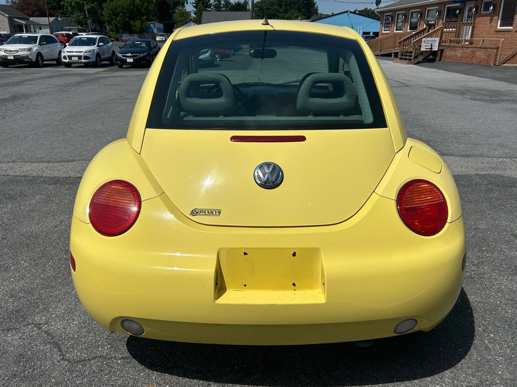2000 Volkswagen Beetle Image 4