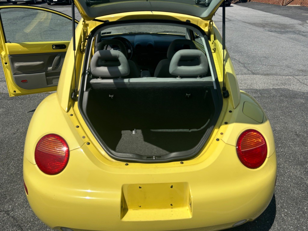 2000 Volkswagen Beetle Image 10