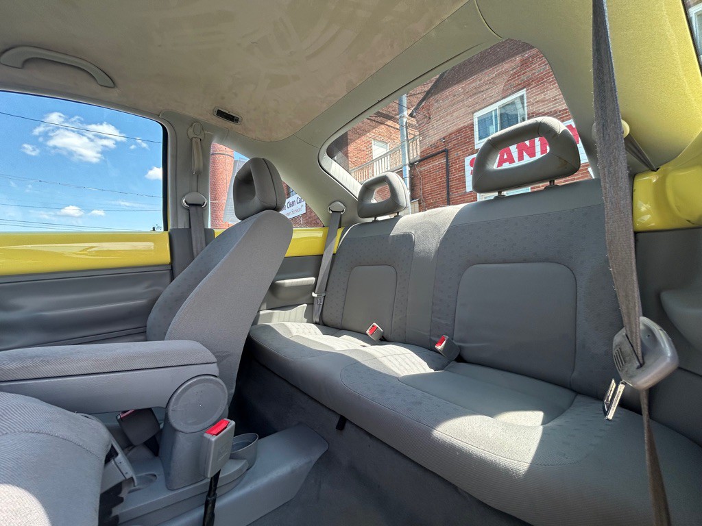 2000 Volkswagen Beetle Image 11