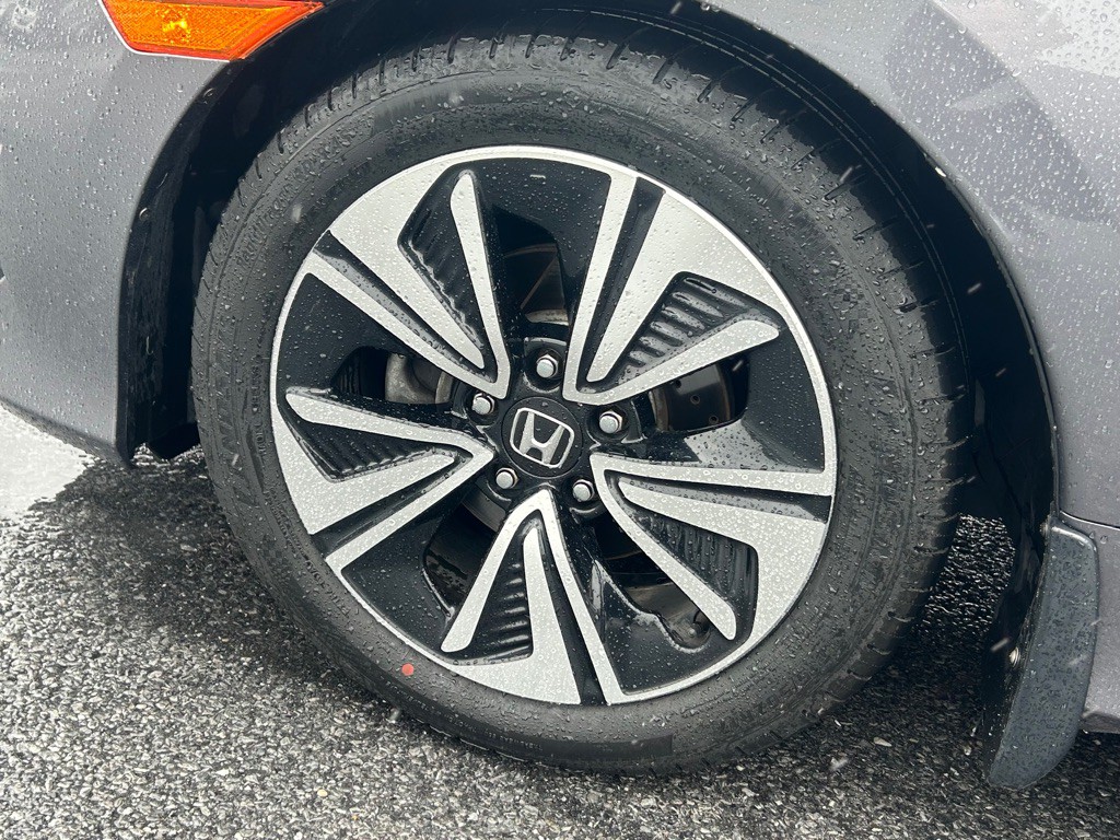 2017 Honda Civic Image 9