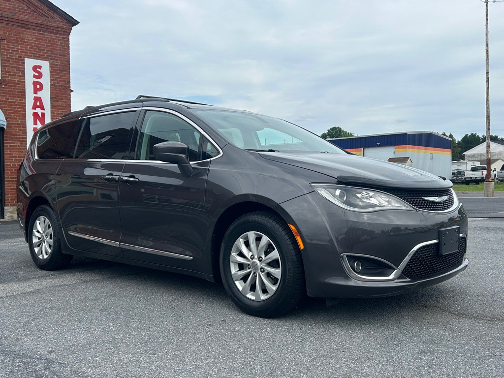 2017 Chrysler Pacifica Image 7