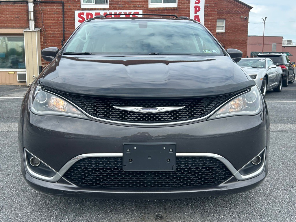 2017 Chrysler Pacifica Image 8