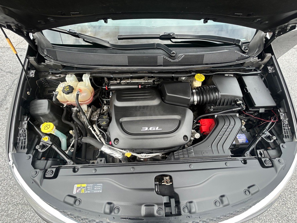 2017 Chrysler Pacifica Image 16
