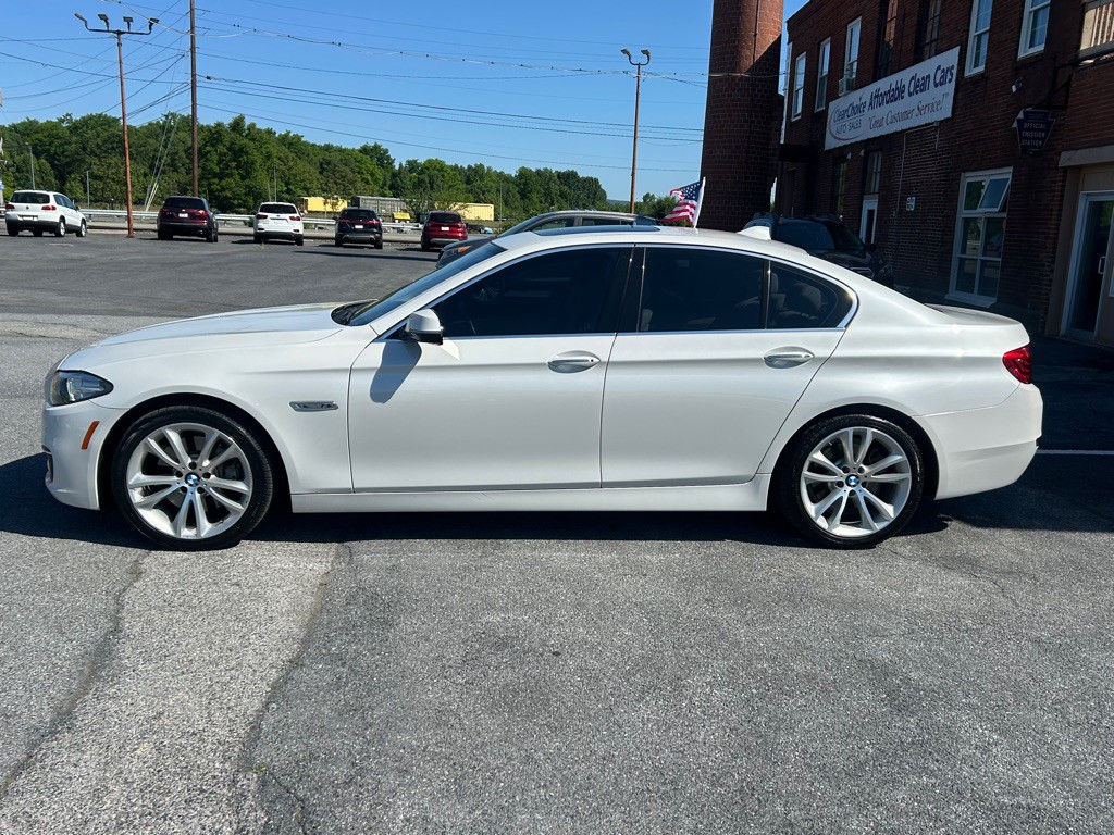 2016 BMW 5 Series Image 2