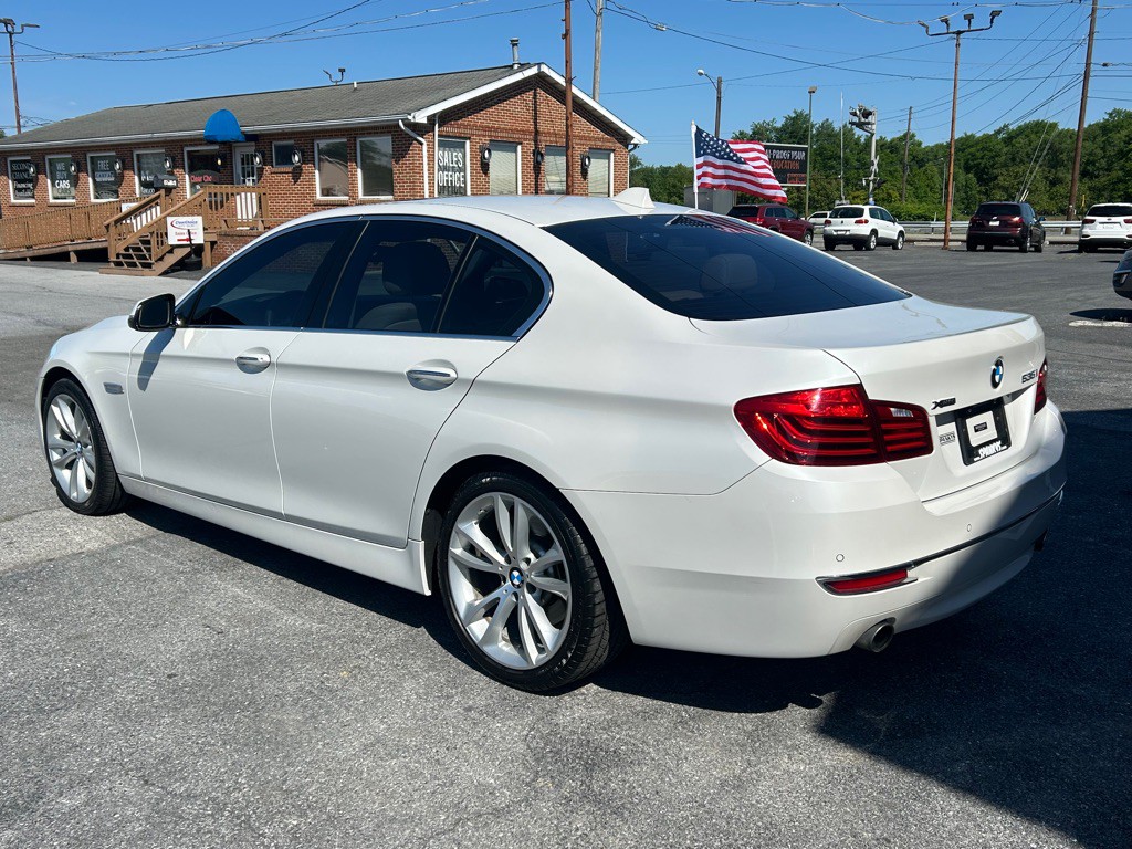 2016 BMW 5 Series Image 3