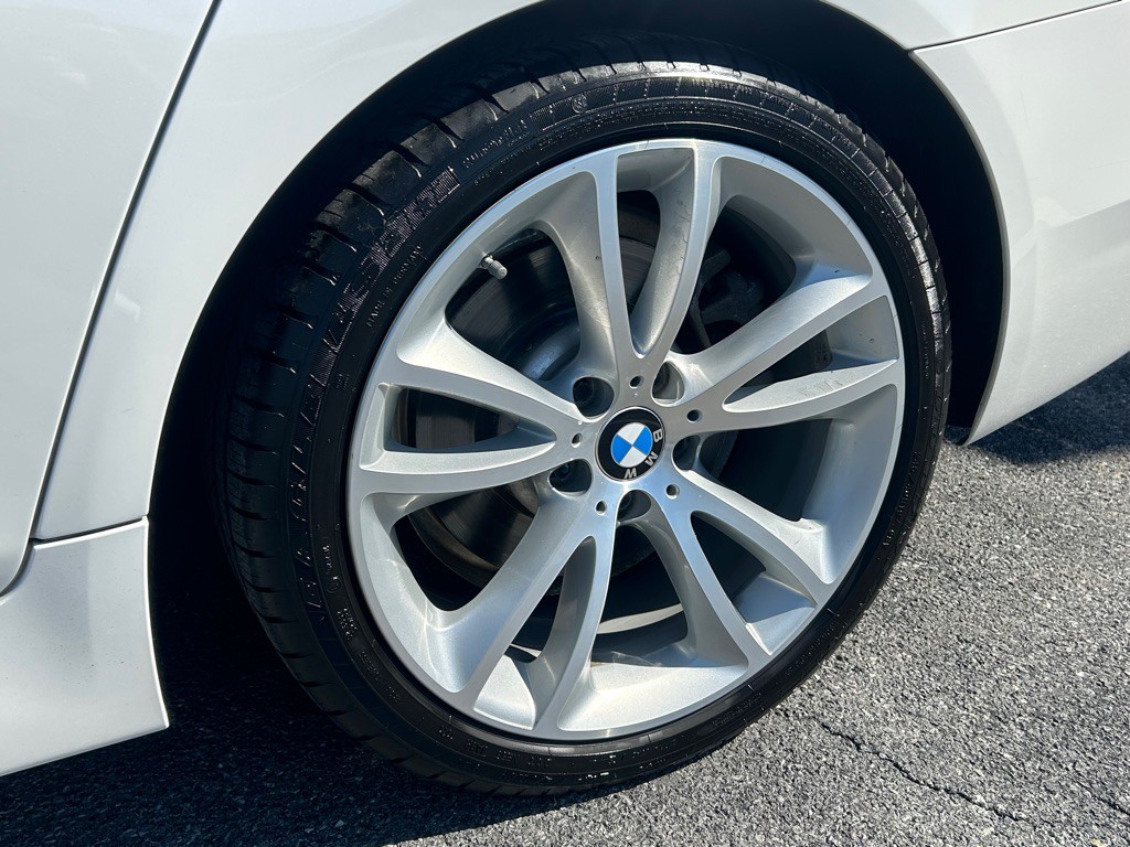 2016 BMW 5 Series Image 9
