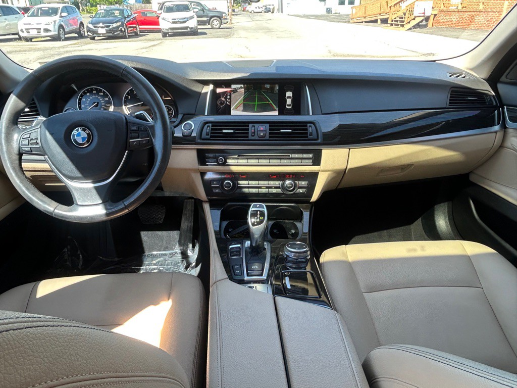 2016 BMW 5 Series Image 12