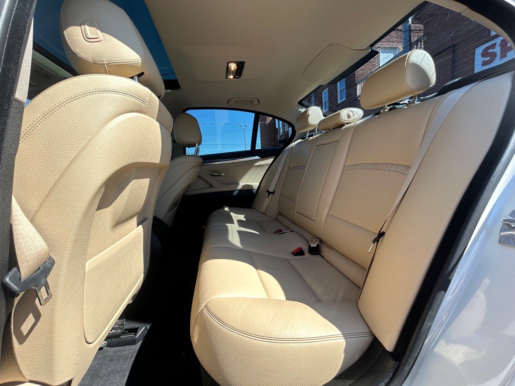 2016 BMW 5 Series Image 13