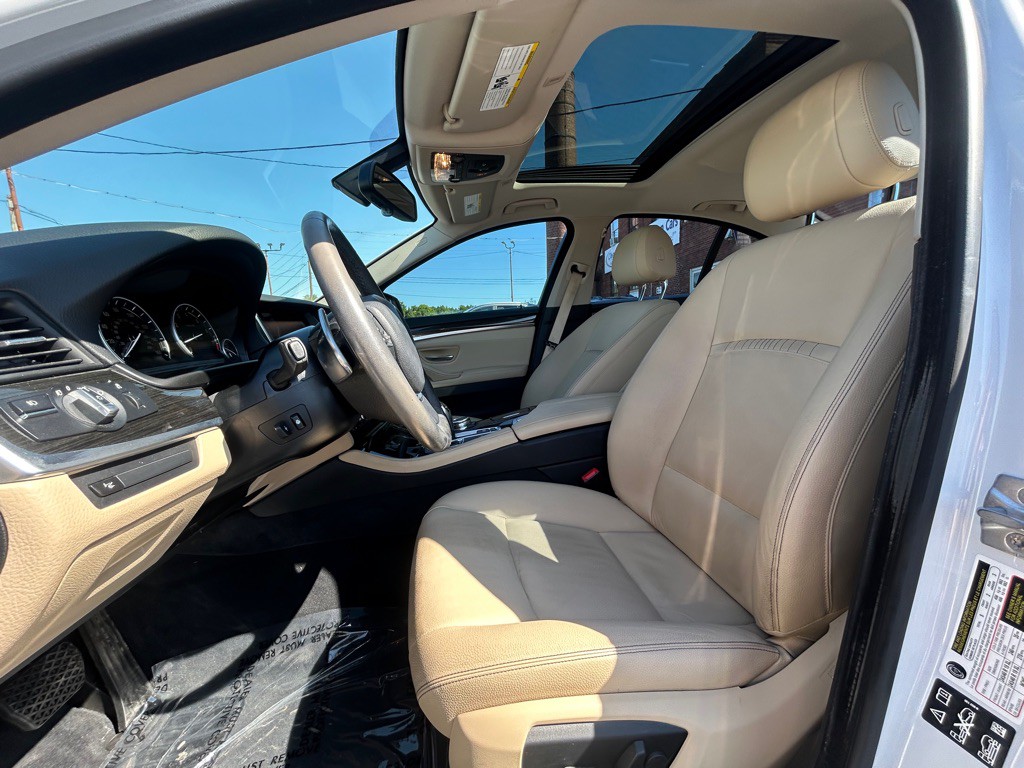 2016 BMW 5 Series Image 14
