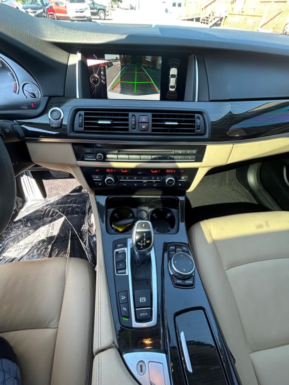 2016 BMW 5 Series Image 16
