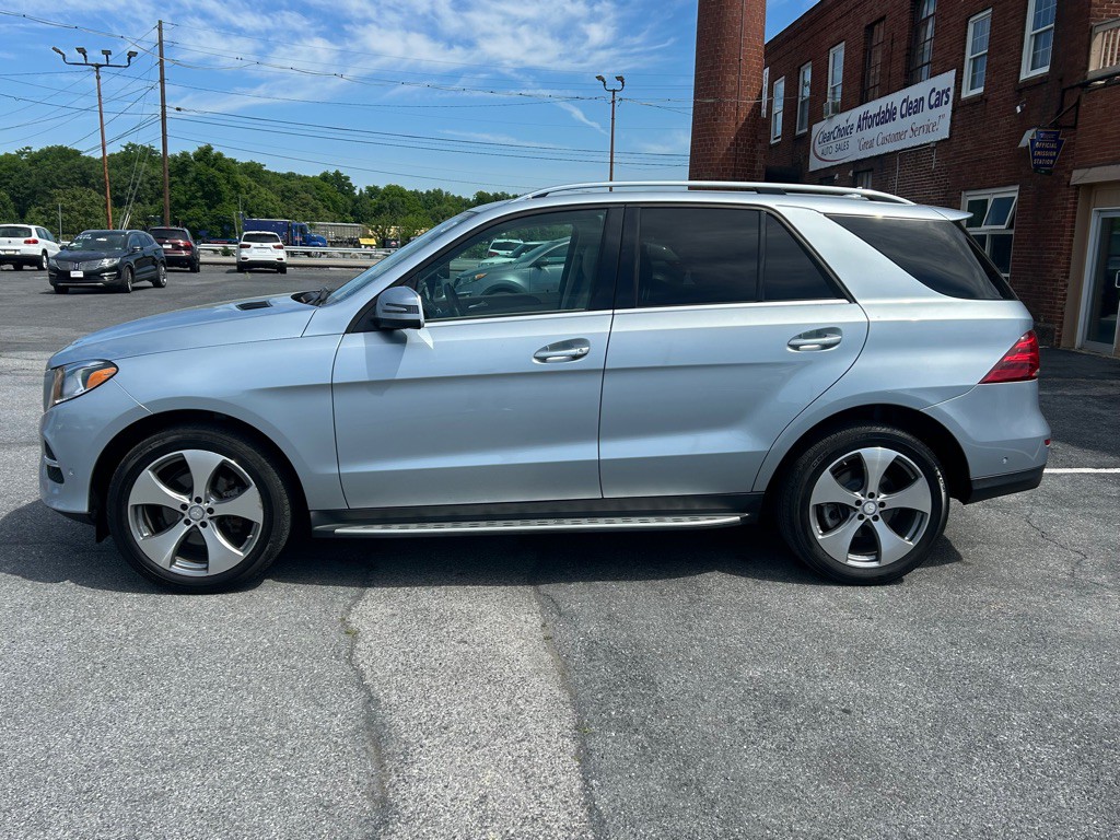 2016 Mercedes-Benz GLE-Class Image 2