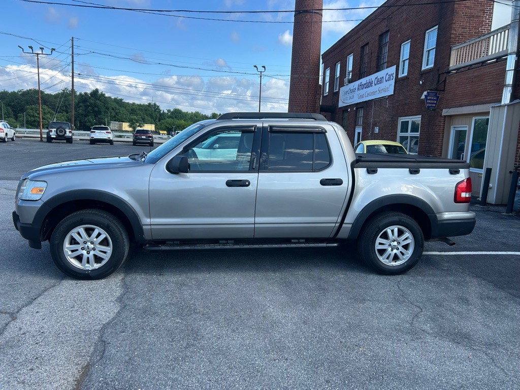 2008 Ford Explorer Image 2