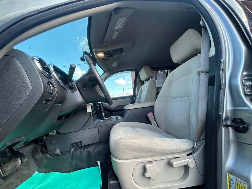 2008 Ford Explorer Image 15