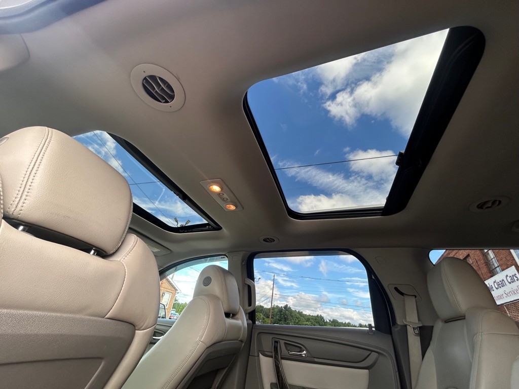 2015 GMC Acadia Image 16