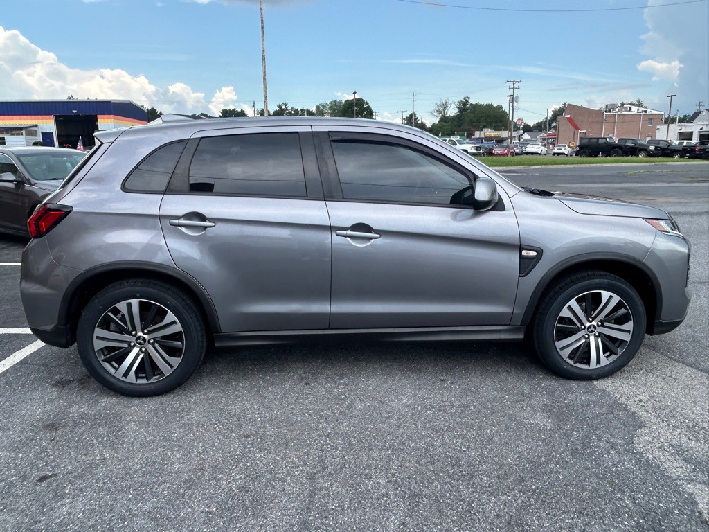 2020 Mitsubishi Outlander Image 6