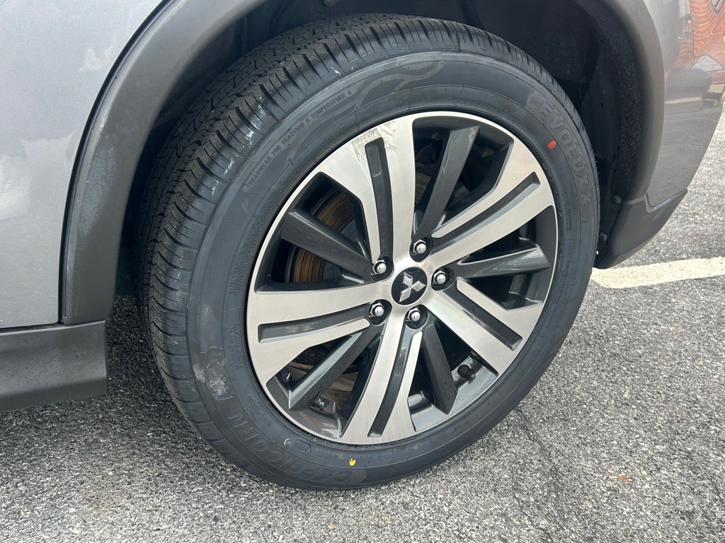 2020 Mitsubishi Outlander Image 9