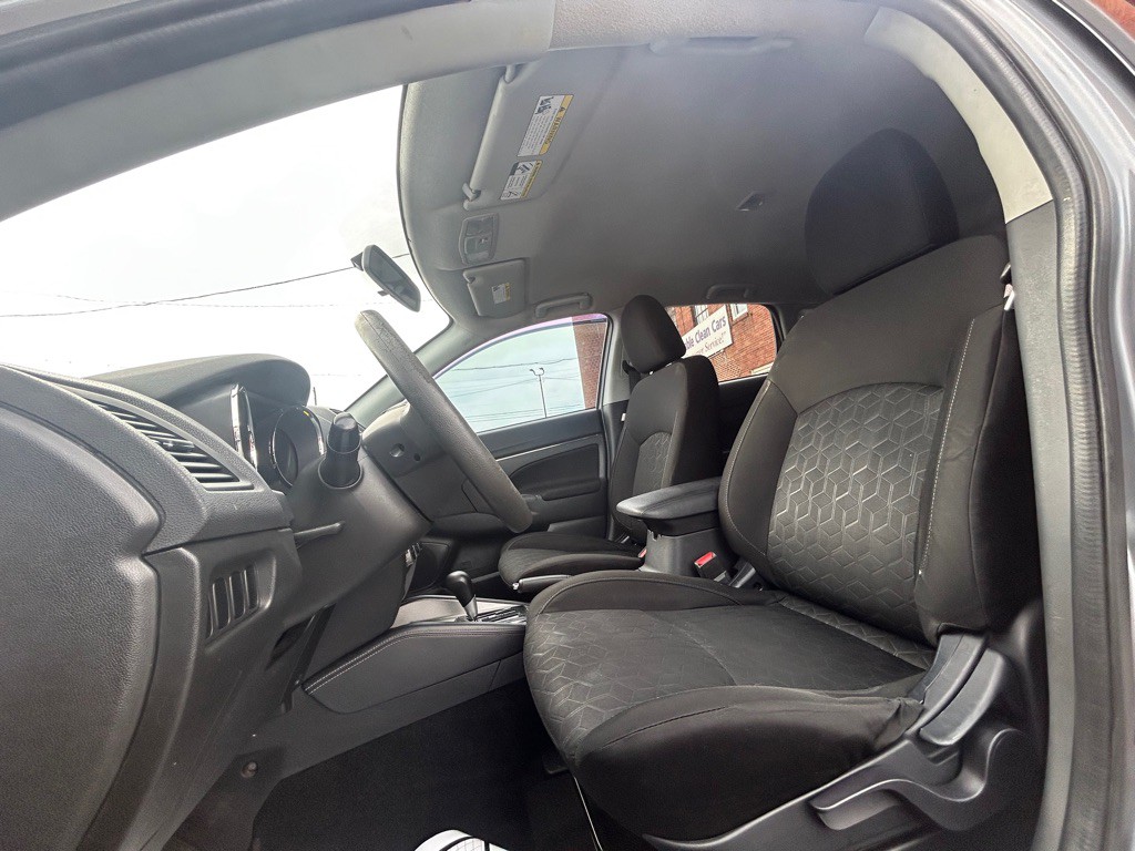 2020 Mitsubishi Outlander Image 15