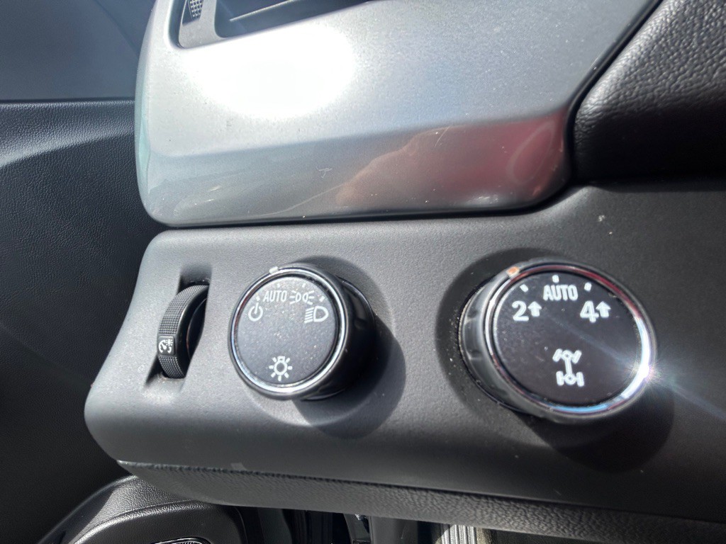 2016 Chevrolet Tahoe Image 16