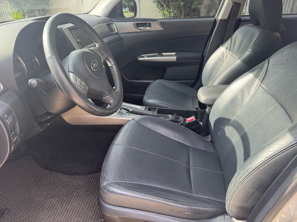 2010 Subaru Forester Image 12