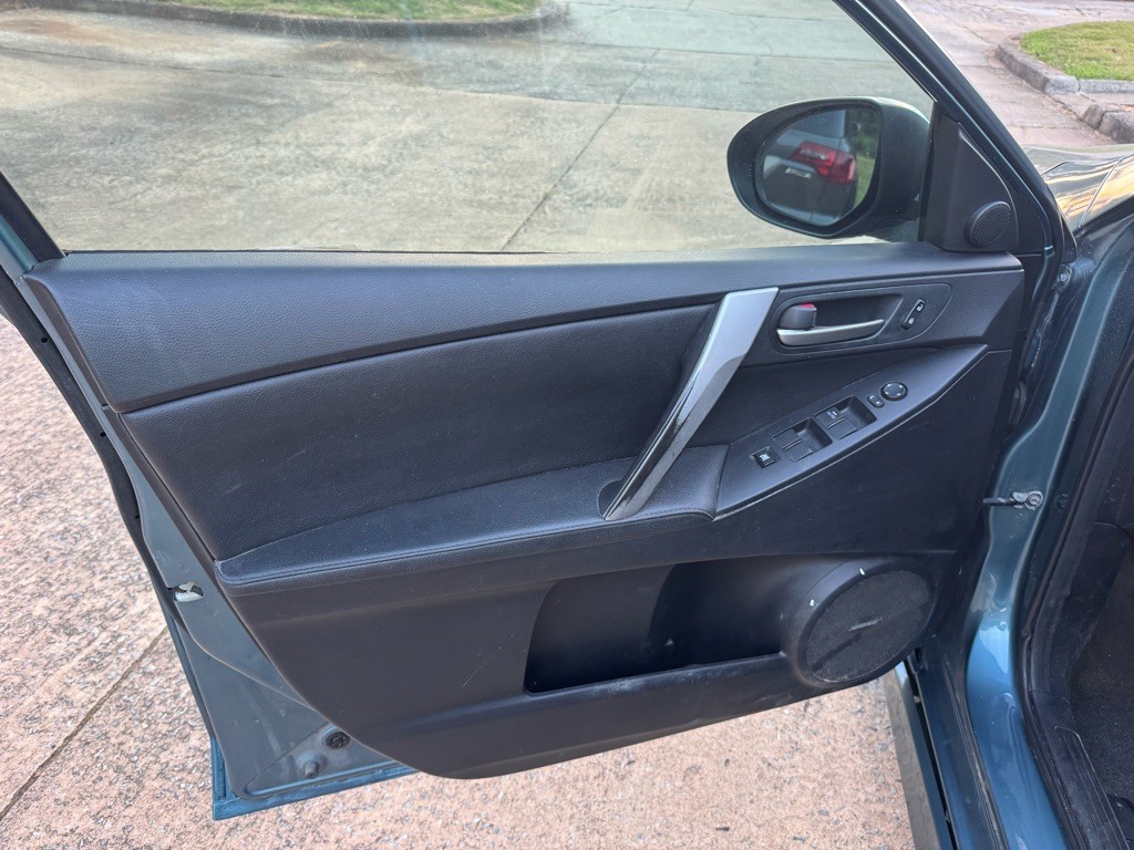 2011 Mazda Mazda3 Image 11