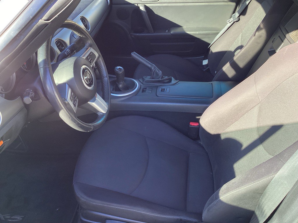 2010 Mazda MX-5 Miata Image 17