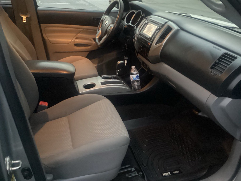 2015 Toyota Tacoma Image 12