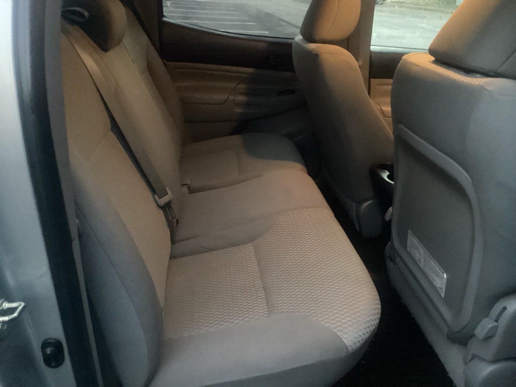 2015 Toyota Tacoma Image 13