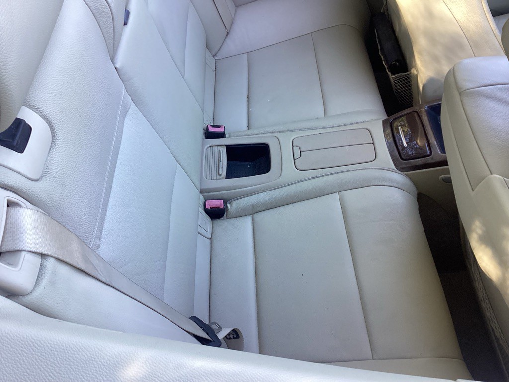 2011 BMW 3 Series Image 12