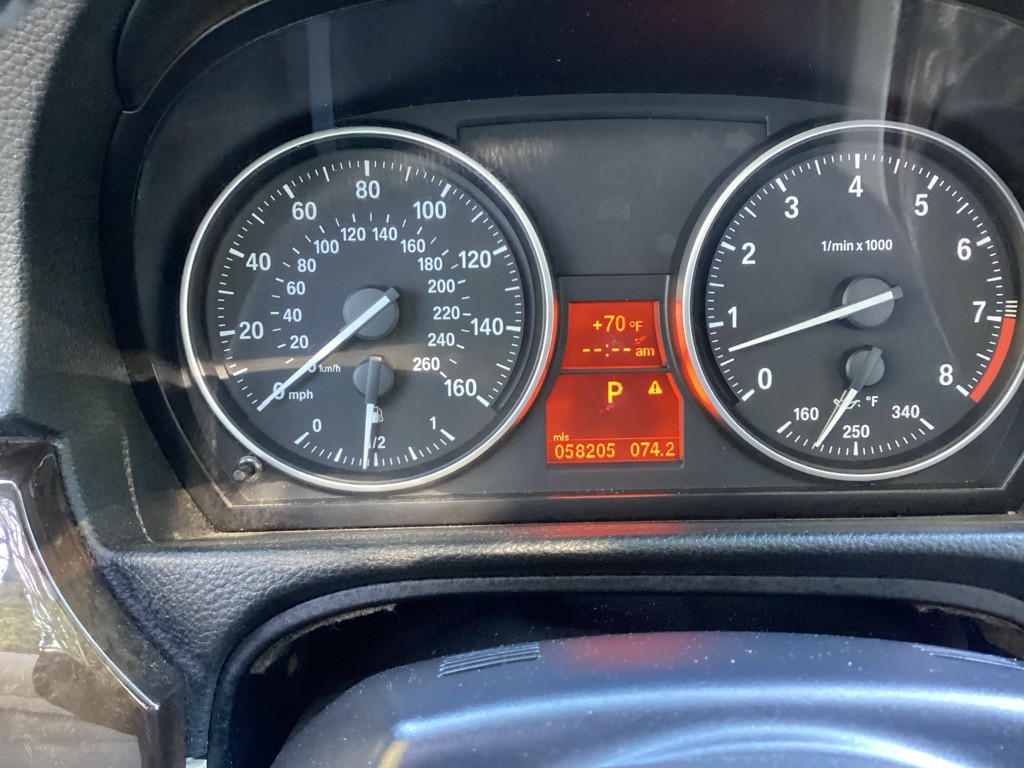 2011 BMW 3 Series Image 15