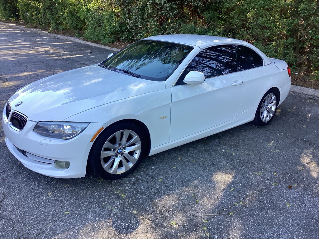 2011 BMW 3 Series Image 18