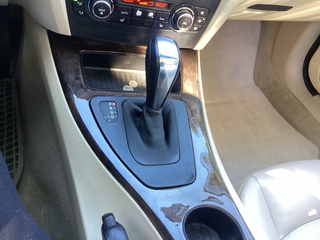 2011 BMW 3 Series Image 19