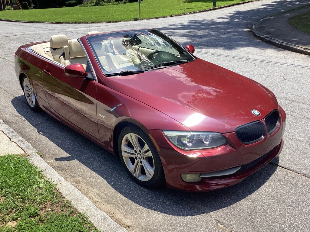 2011 BMW 3 Series Image 12