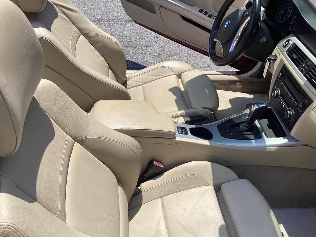 2011 BMW 3 Series Image 14