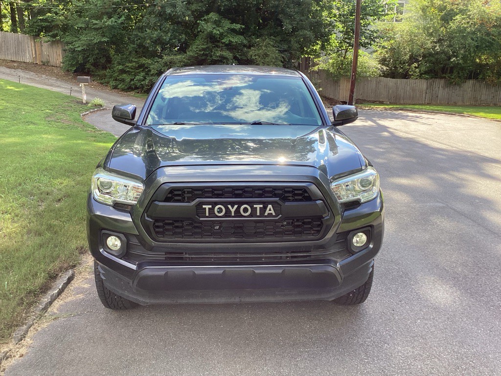 2021 Toyota Tacoma Image 2
