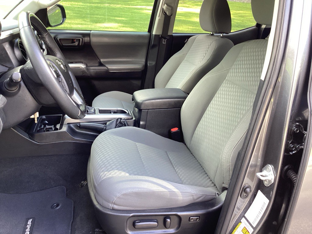 2021 Toyota Tacoma Image 6