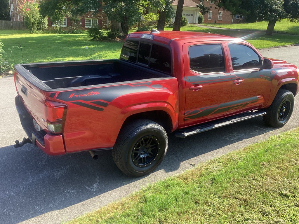 2019 Toyota Tacoma Image 4